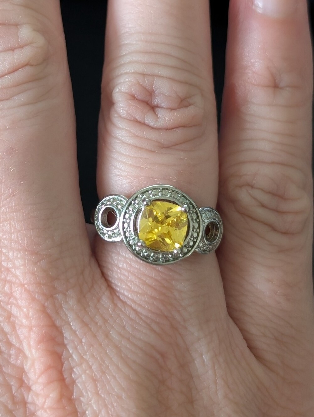 Yellow Stone Fashion Ring – Size 7 – Silver Tone Statement Ring